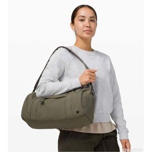 Lululemon On My Level Barrel Bag *16L Army Green Duffle Gym Bag Overnight